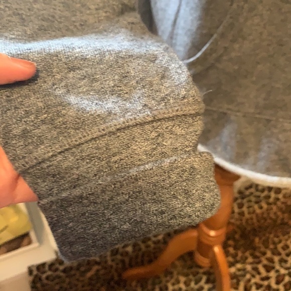 SO gray soft fleece tunic hoodie, v neck, pocket - Picture 4 of 12